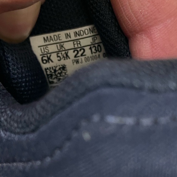 Adidas  toddler shoes size 6 - Picture 3 of 5